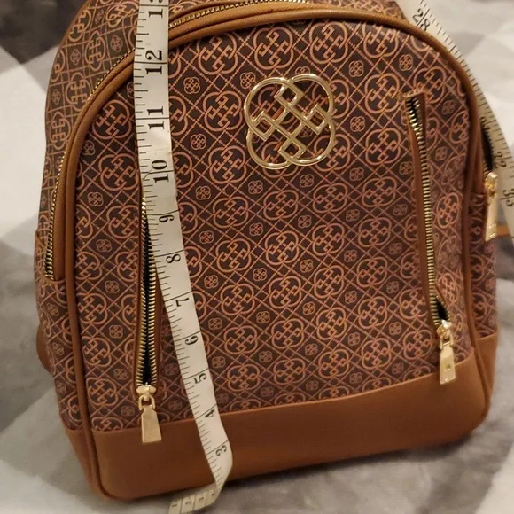 Daisy Fuentes backpack purse - Picture 7 of 8